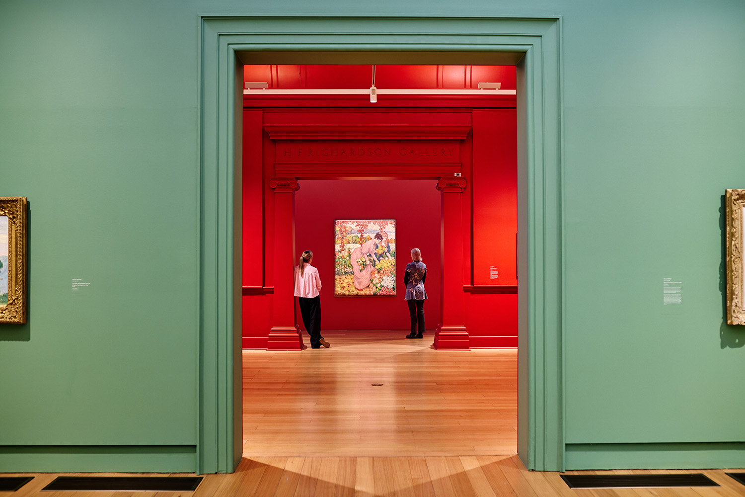 Visitors in Discovering the Impressionists